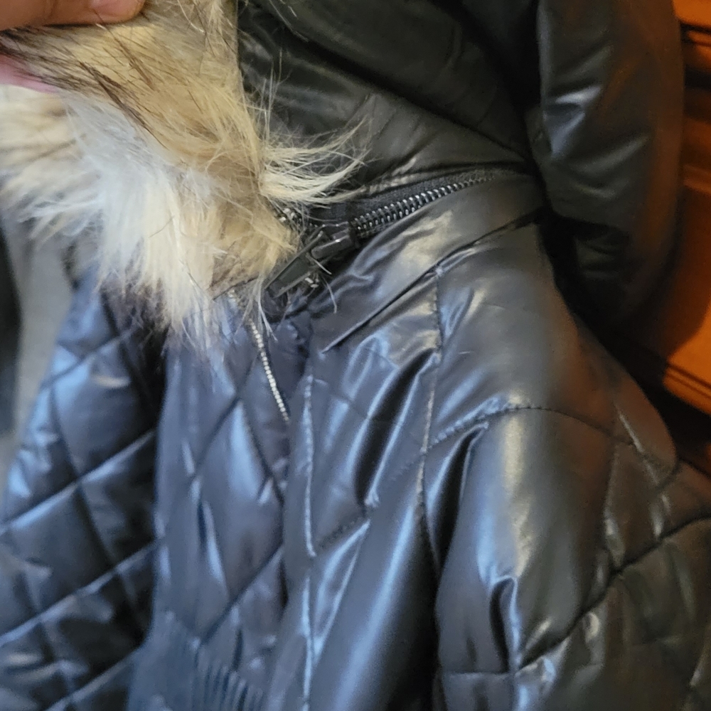 Women's Petite black puffer trench jacket - Picture 4 of 7